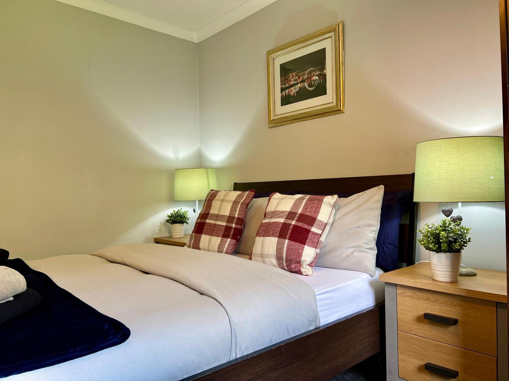 Spacious 2 Bed-Flat In Glasgow City - Free Parking Exterior photo